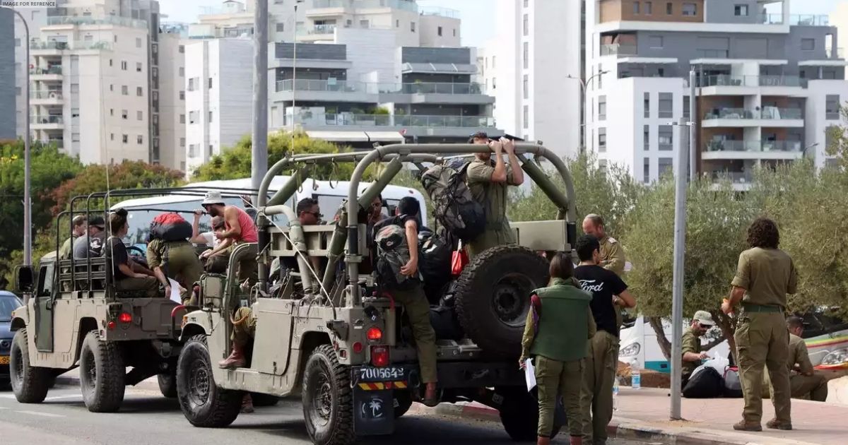 Israeli troops start mobilizing towards Gaza
